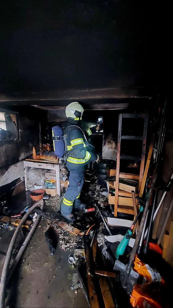 Při požáru kotelny se zranila majitelka domu