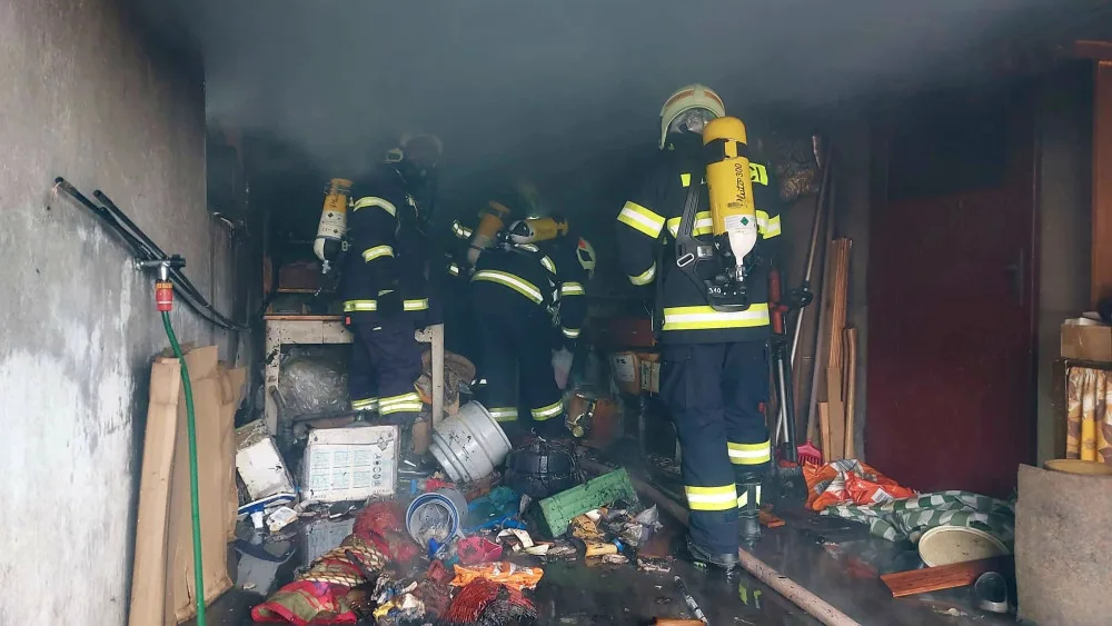 Při požáru kotelny se zranila majitelka domu