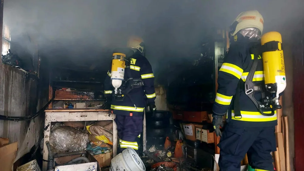 Při požáru kotelny se zranila majitelka domu