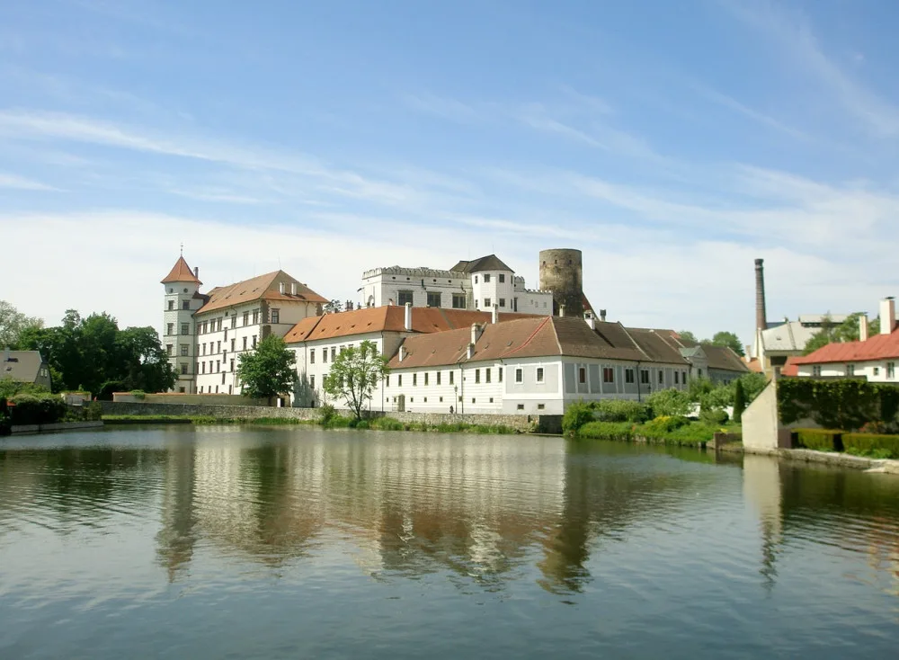 O dřívější zahájení sezony zámku Jindřichův Hradec měli lidé velký zájem. Prohlídky byly vyprodané