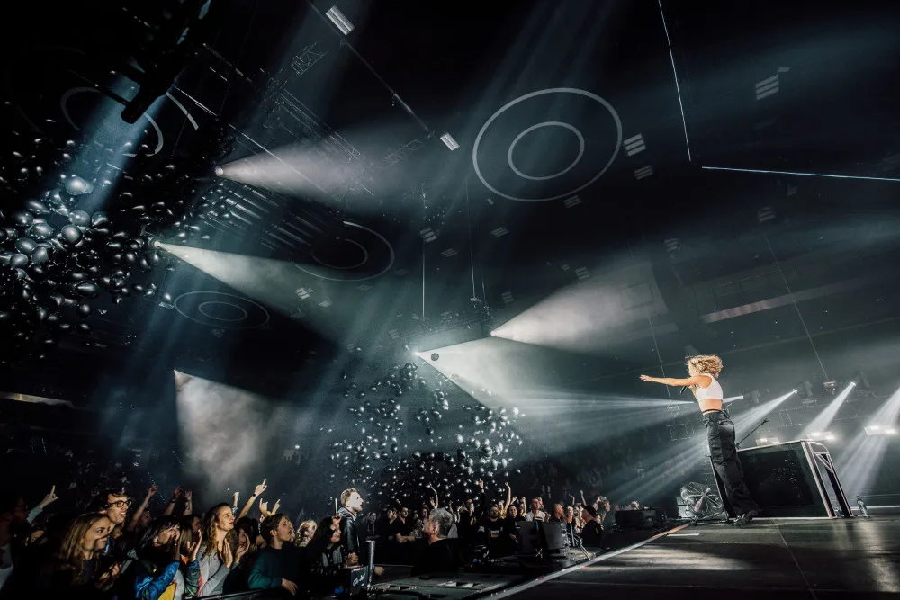 Lenny startuje svou Heartbreak Tour.  Největší hity a novou desku představí i v Budějcích