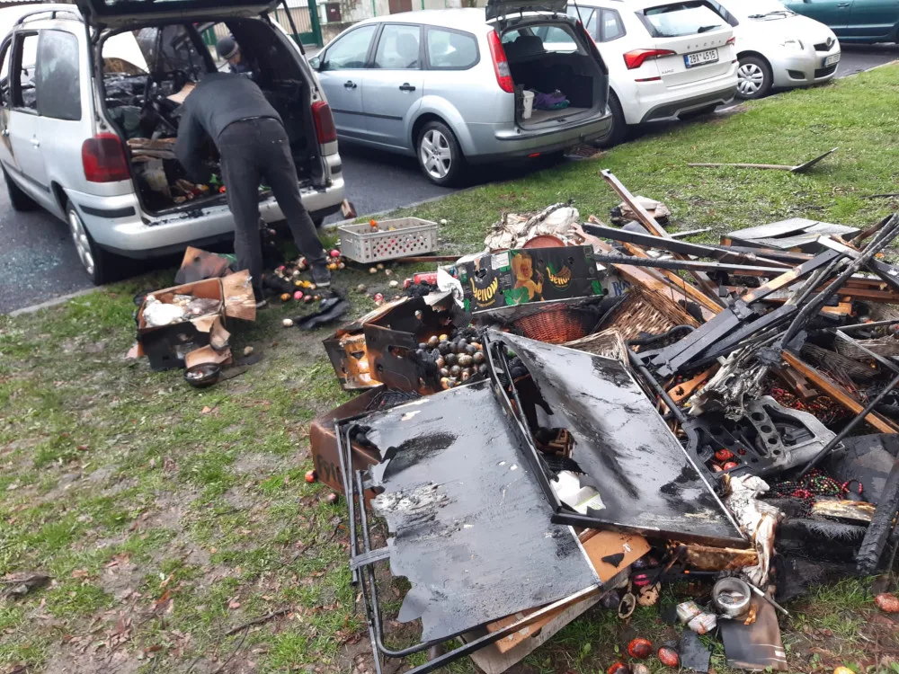 Další požár automobilu na Pražském sídlišti v Budějovicích. Příčina zatím není jasná