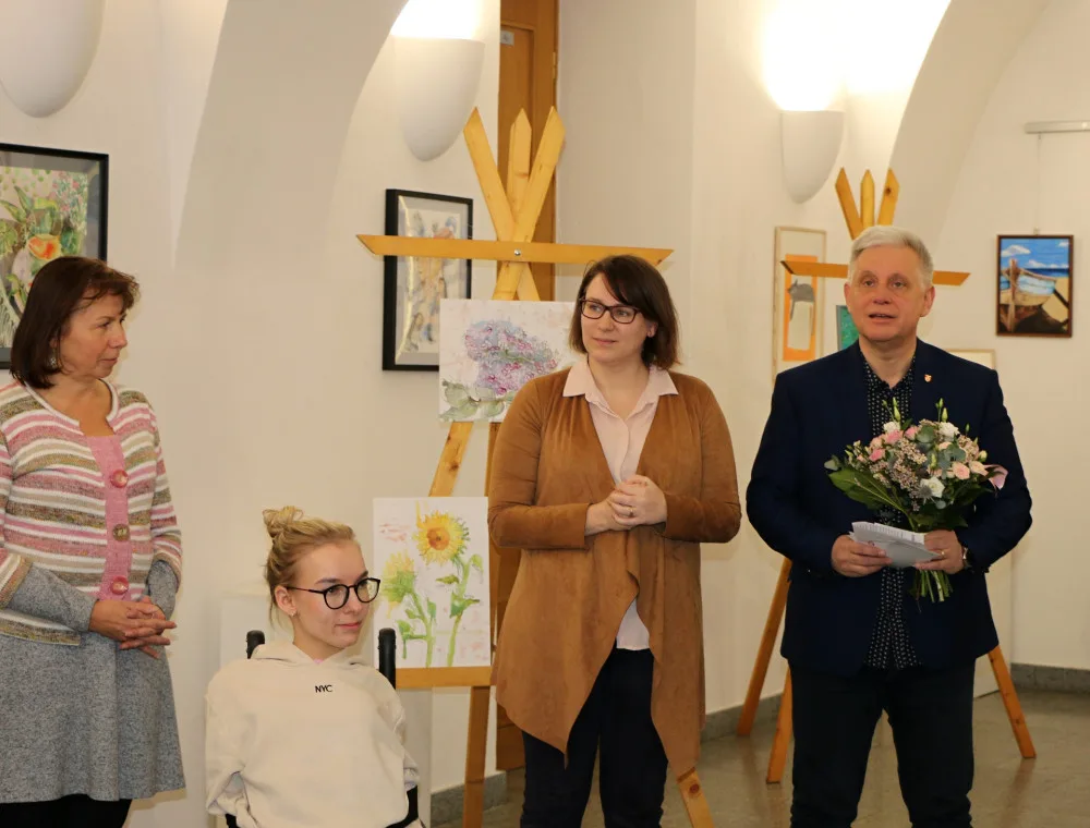 V českobudějovické radnici začala výstava s názvem Pusopis aneb Malováno ústy