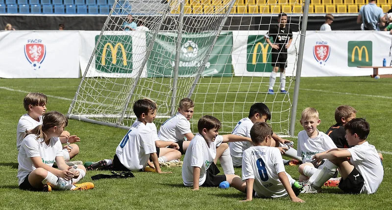 Fotbalový turnaj pro české školy hlásí rekordní zájem a nově zapojuje i malotřídní školy