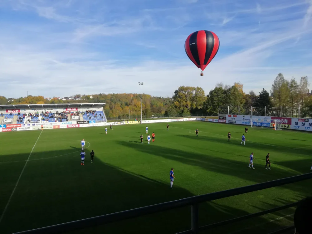 Fotbalový stadion v Kvapilově ulici.
