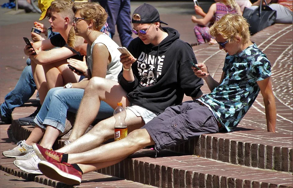 Studie: Osm procent dětí může mít závislost na sociálních sítích