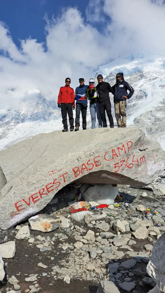 S kamarády v základním táboře Everestu