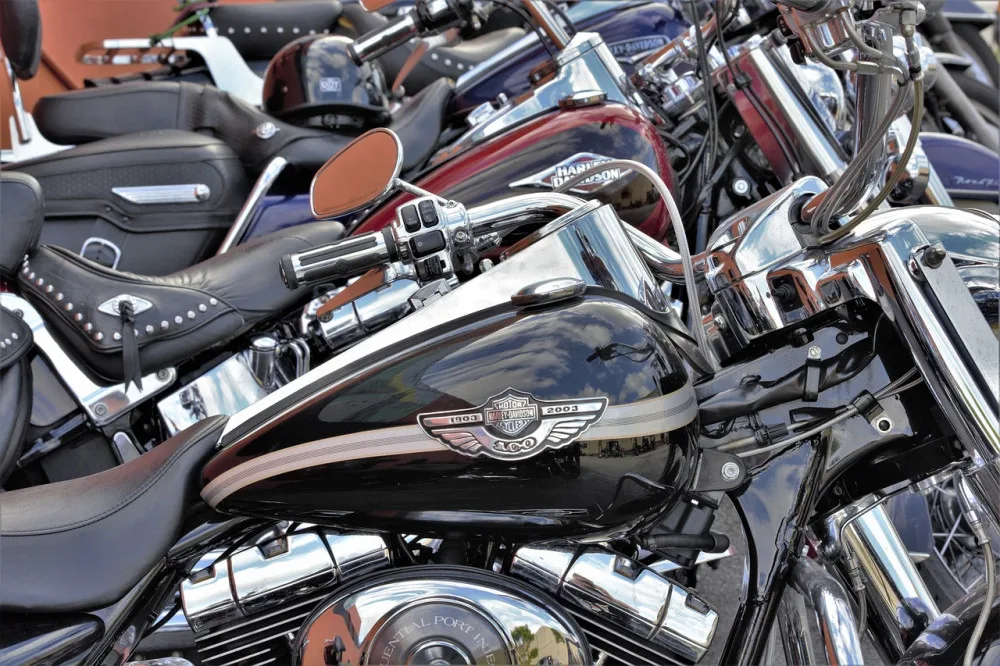 Sraz motorkářů omezí dopravu v centru Českých Budějovic