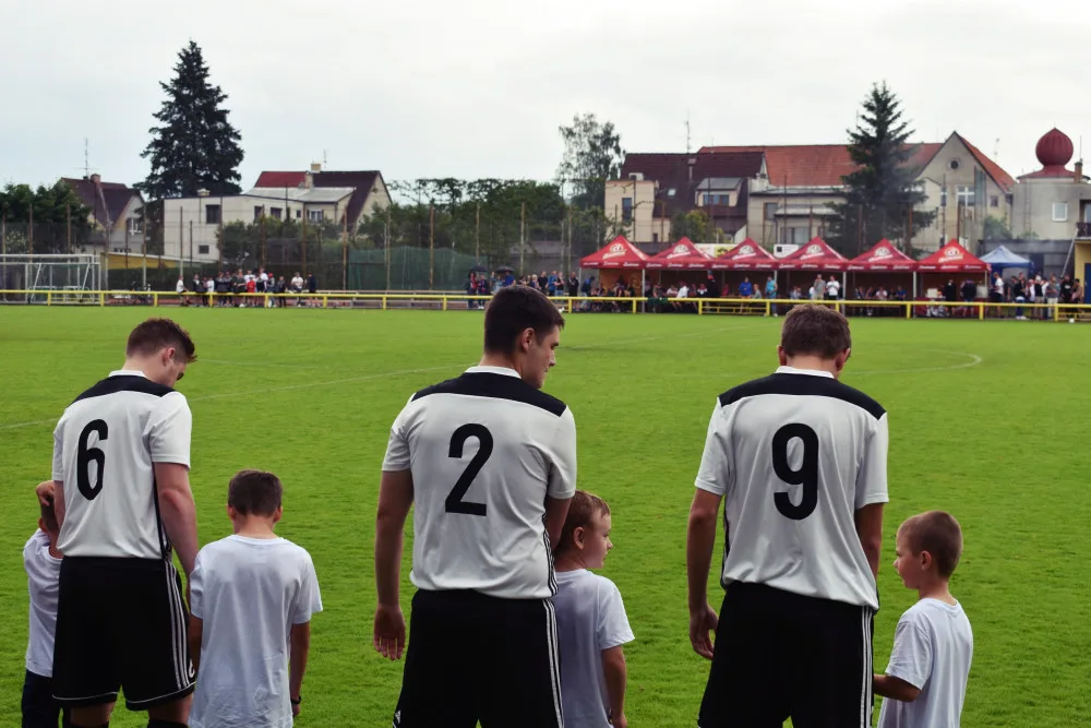 Převlékání v hostinci, stěhování i druhá liga. Lokomotiva oslavila 100. výročí