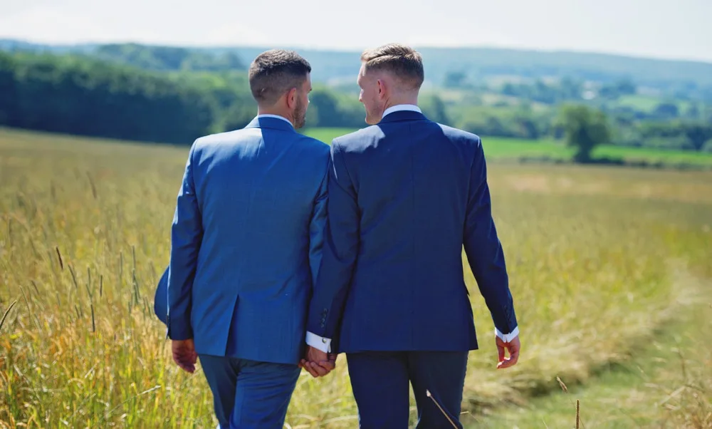 O manželství homosexuálů se chce bavit vláda až před prázdninami, vadí poslancům ANO
