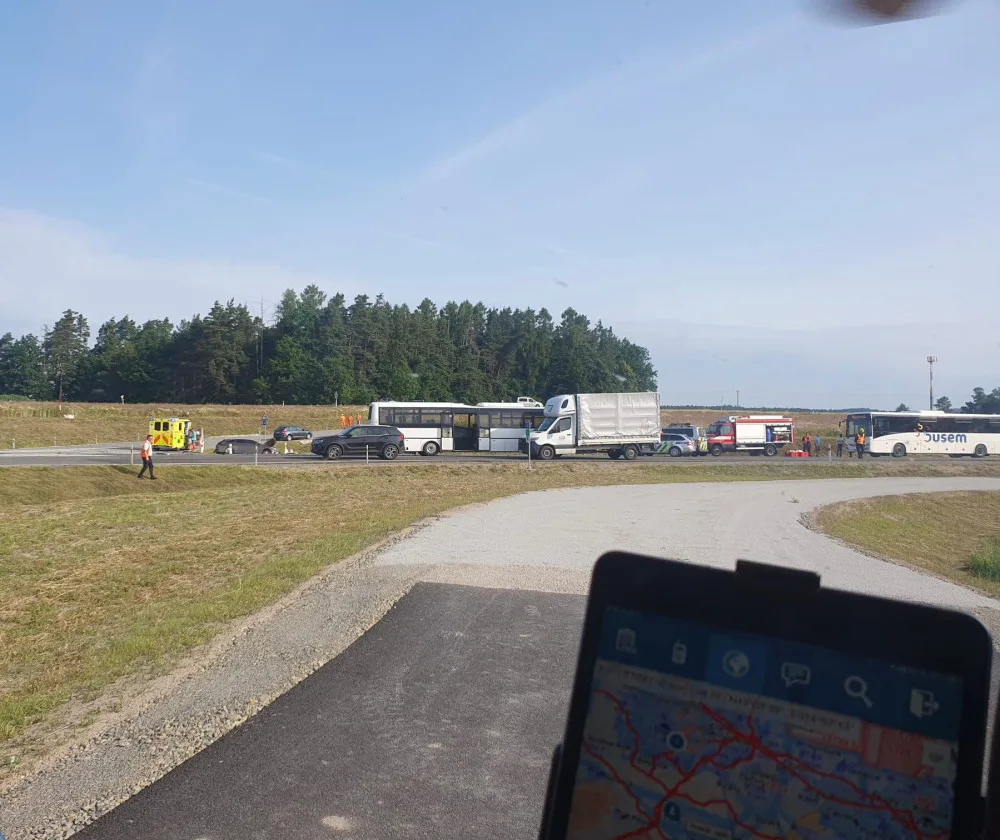 Dopravní nehoda se stala po půl osmé ráno. Foto: ZZS JK