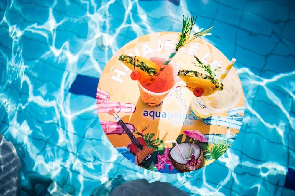 Po celou dobu prázdnin si tak všichni členové rodiny bez rozdílu věku mohou vychutnávat slunce, vodní radovánky, havajské gastro speciality, typické letní drinky, koncerty a plno další zábavy a zážitků.