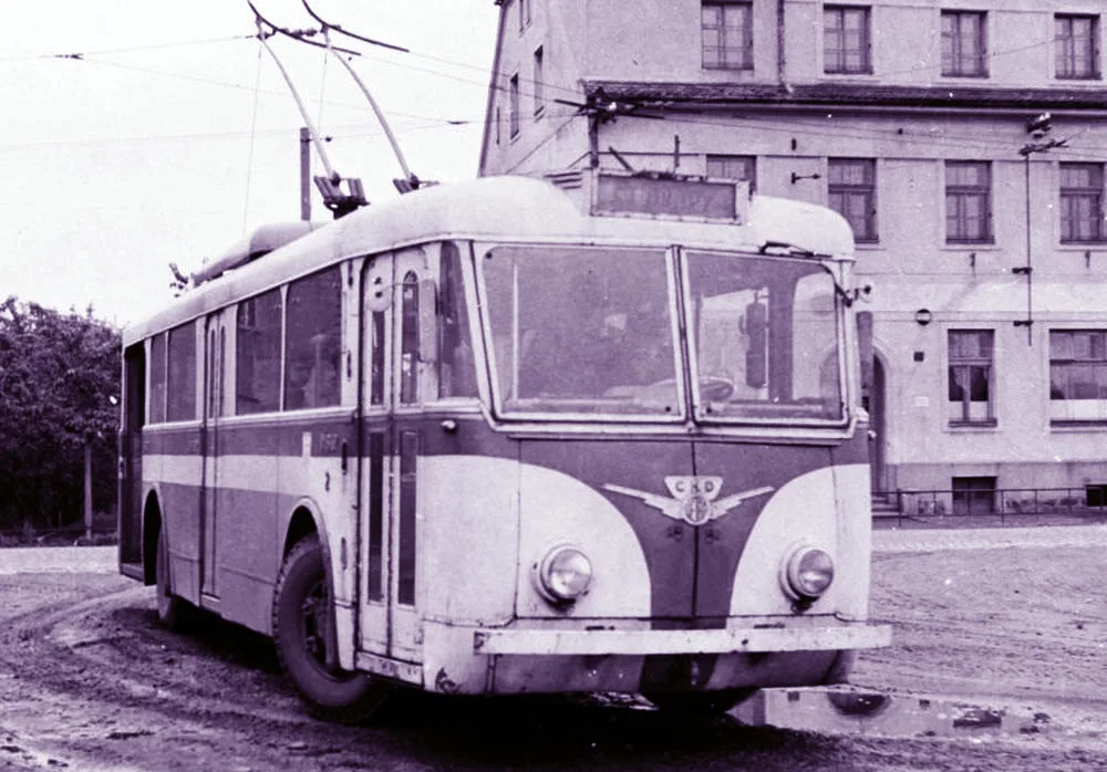Vetra na konečné ve Čtyřech Dvorech u hotelu Union.