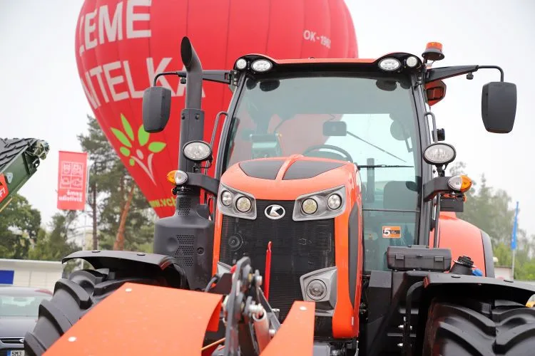 Země živitelka láká na nejsilnější traktor i největšího osla Vyhrajte vstupenky a užijte si živitelku zadarmo