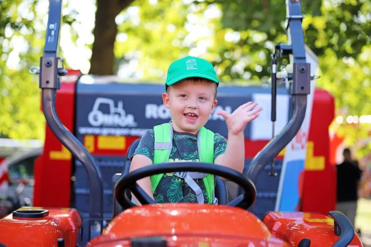 Země živitelka láká na nejsilnější traktor i největšího osla Vyhrajte vstupenky a užijte si živitelku zadarmo