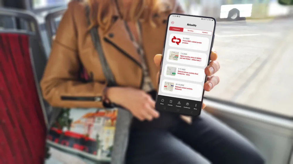 Aplikaci DPMCB využijete při cestě MHD i autem