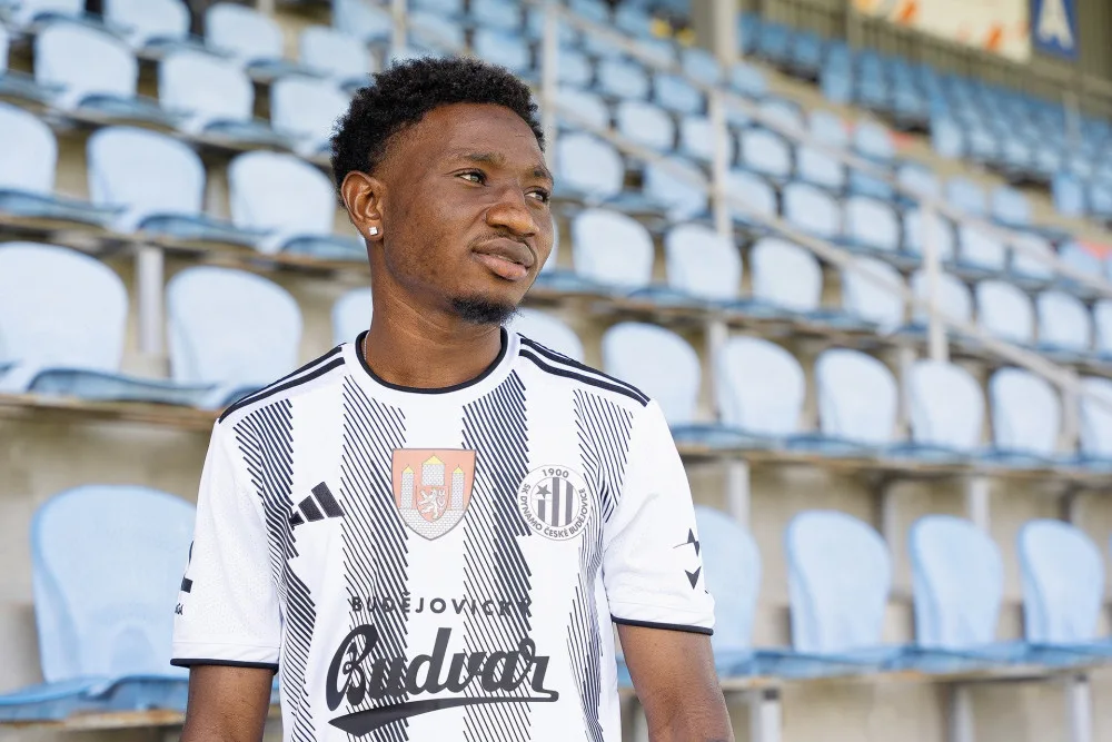 Nigerijský křídelník Alli posílil Dynamo. Inteligentní hráč, pochvaluje si Podroužek