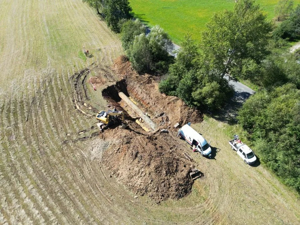 Na hlavním přivaděči vody došlo k havárii, záložní zdroje pomohly i krajskému městu