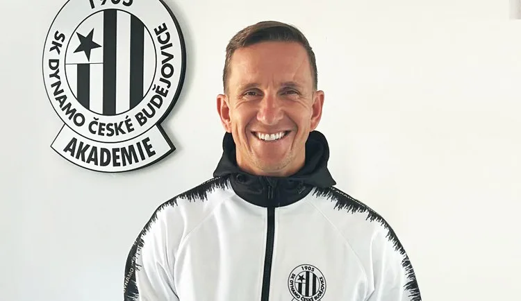 Naše oblečení obdivují i v jiných klubech, chválí ředitel Akademie Dynama Č. Budějovice Petr Benát