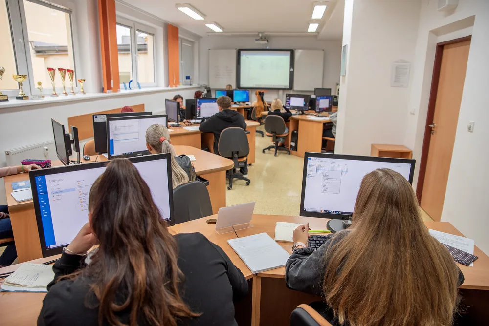 Stavba budovy Střední školy obchodní započala před 115 lety