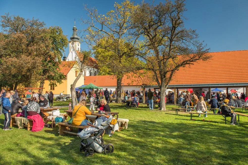 Hody s plody podzimu - tradiční podzimní slavnosti v Klášteře Borovany se konají v sobotu 7. října