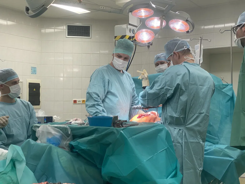 Fasciotens – nejnovější metoda operace kýly, kterou písečtí chirurgové ovládají od loňského roku.