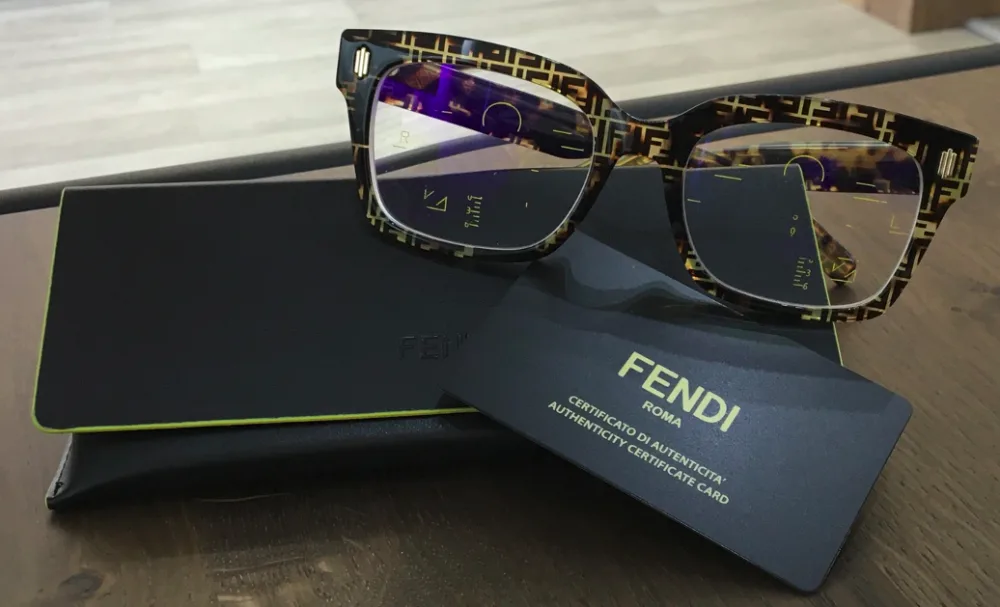 V designové oční optice na Poliklinice Sever na váš čeká špičková německá technologie ZEISS