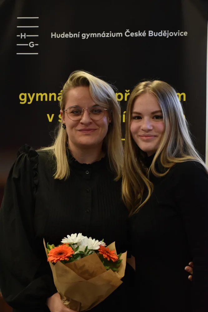 Hudební gymnázium České Budějovice nabízí studentům jedinečnou kombinaci hudby a studia