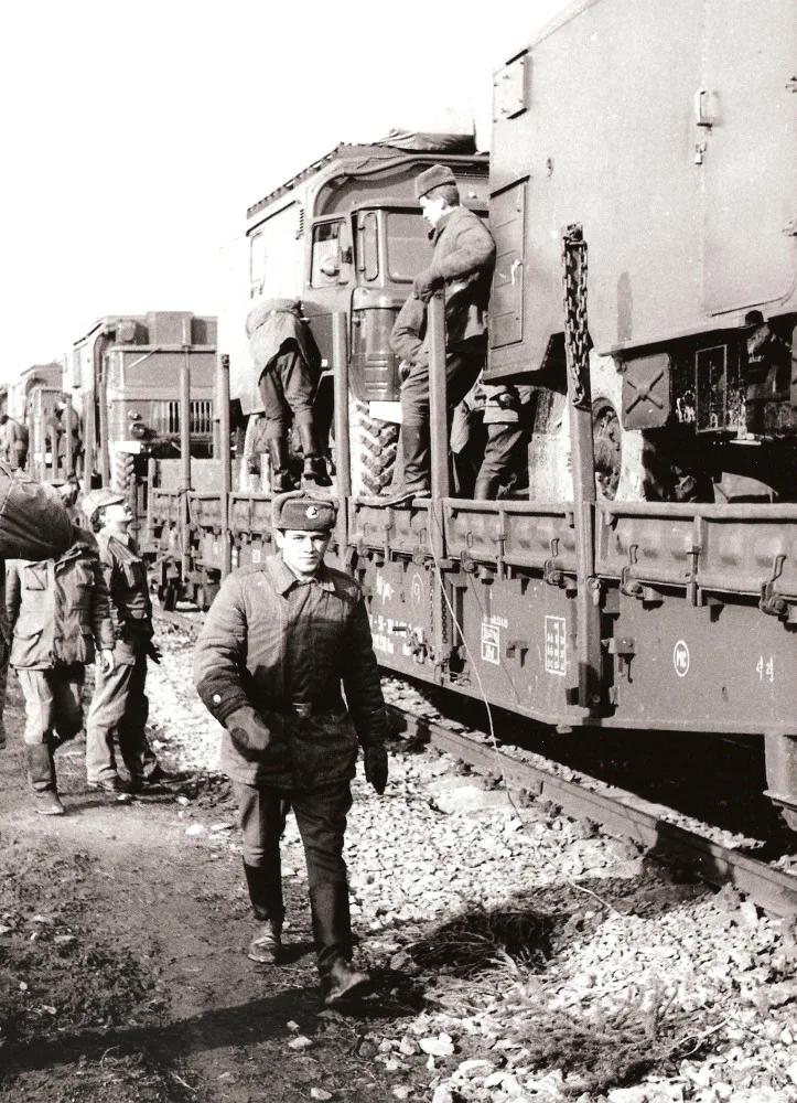 Vagonování sovětských vojáků v Polečnici dne 11. 3. 1990.