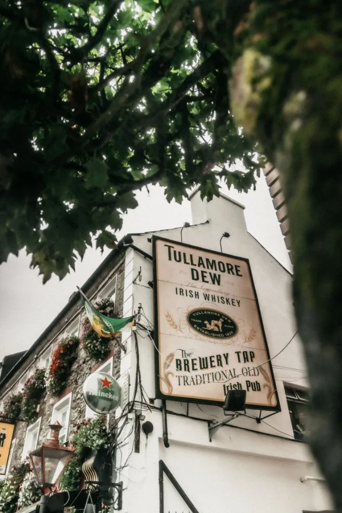 Tullamore není velký ale o zábavu budete mít postaráno. Nezapomeňte navštívit jeden z lokálním pubů