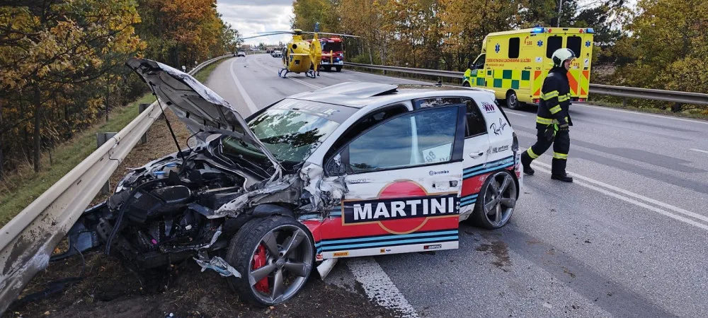 Hromadná nehoda u Boršova nad Vltavou v sobotu odpoledne zcela uzavřela hlavní tah na Krumlov