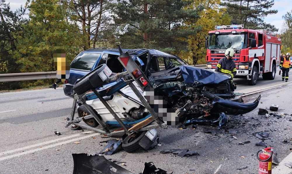 Hromadná nehoda u Boršova nad Vltavou v sobotu odpoledne zcela uzavřela hlavní tah na Krumlov