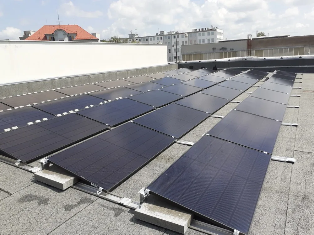 Odborníci na VŠTE poradí jak na fotovoltaiku, aby nedocházelo k defektům střech