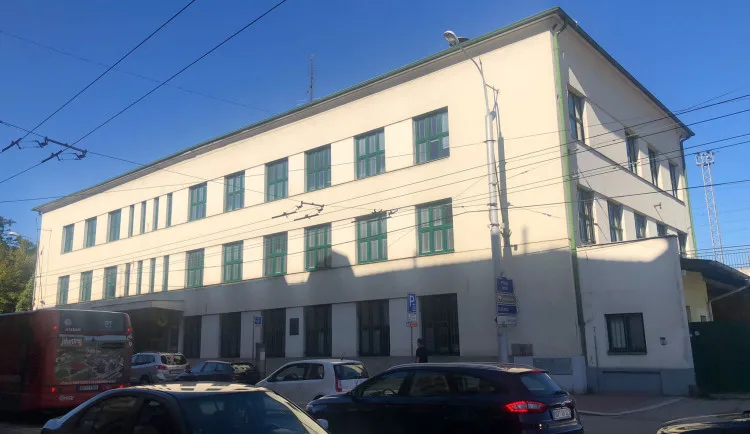 Město koupilo v aukci budovu pošty u nádraží. Zaplatí za ni 38 milionů bez DPH