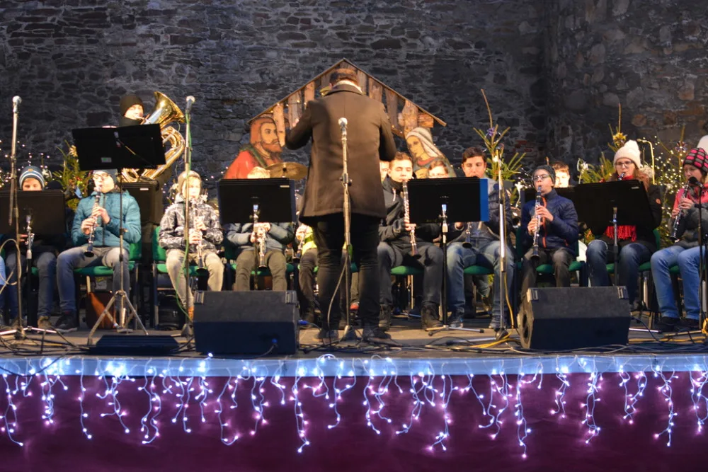 Adventní trhy pod Rumpálem krátí čekání na Vánoce