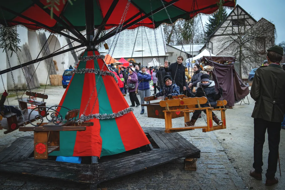 Adventní trhy pod Rumpálem krátí čekání na Vánoce