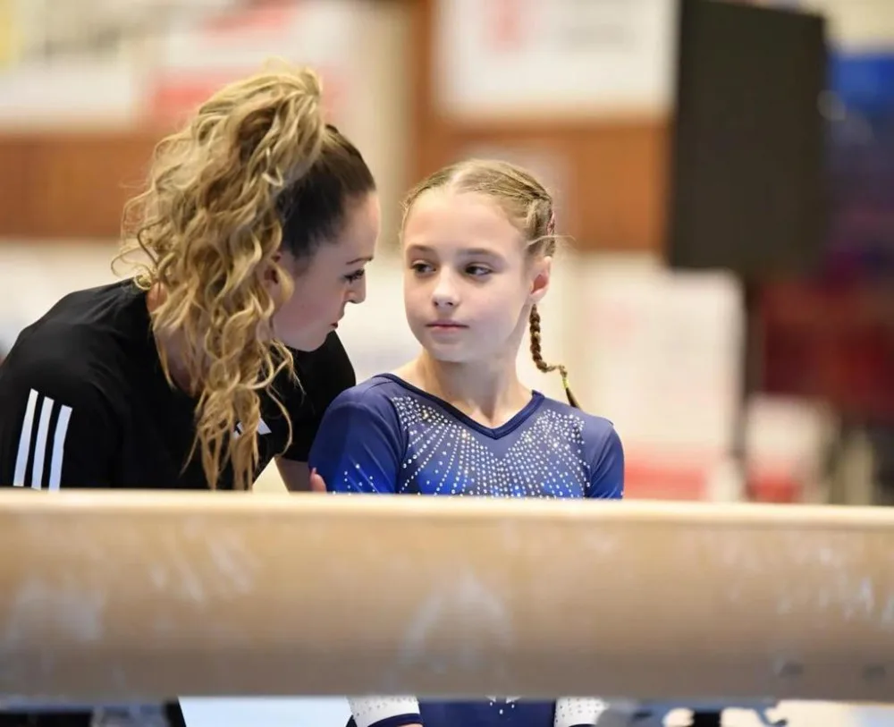 Stříbrnou medaili z Mistrovství republiky si přivezly budějcké sportovní gymnastky