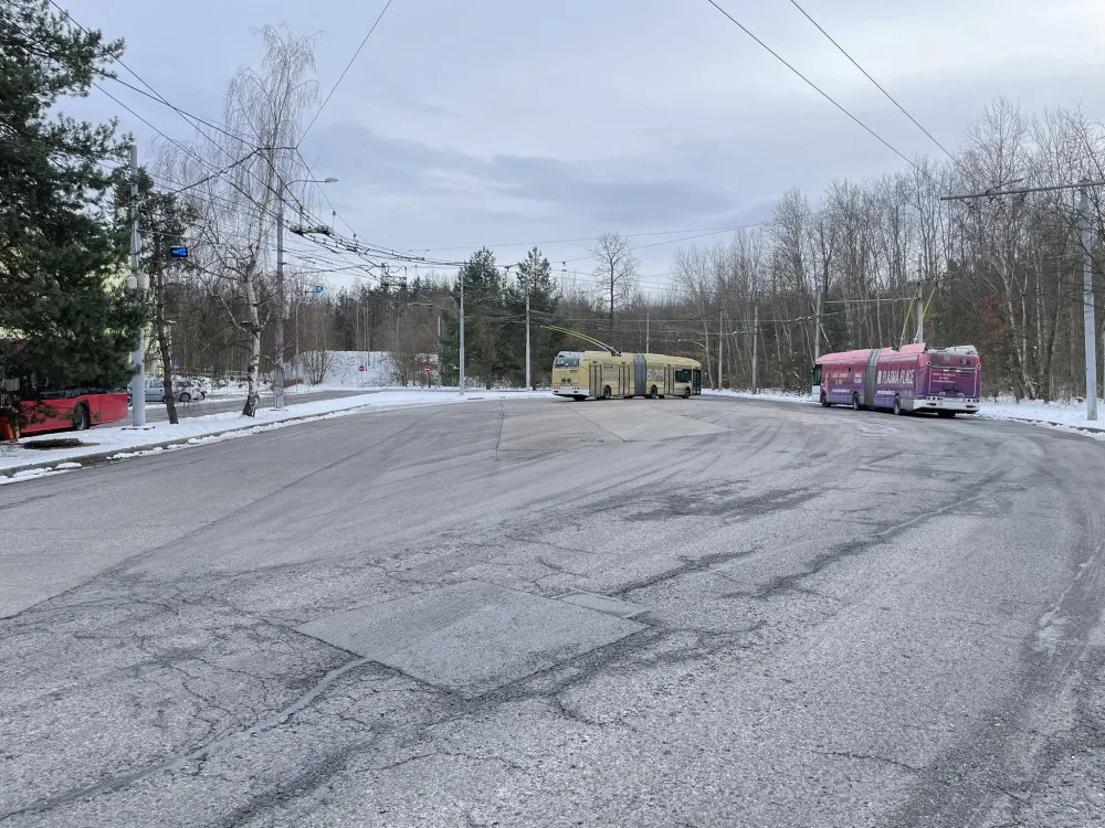 Po Stromovce řeší město parkovací dům na Máji. Točna autobusů ve spodním patře nebude