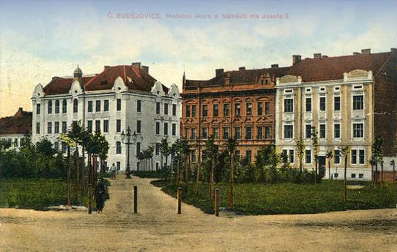 DRBNA HISTORIČKA: V roce 1919 bylo náměstí císaře Josef II. přejmenováno na Palackého náměstí