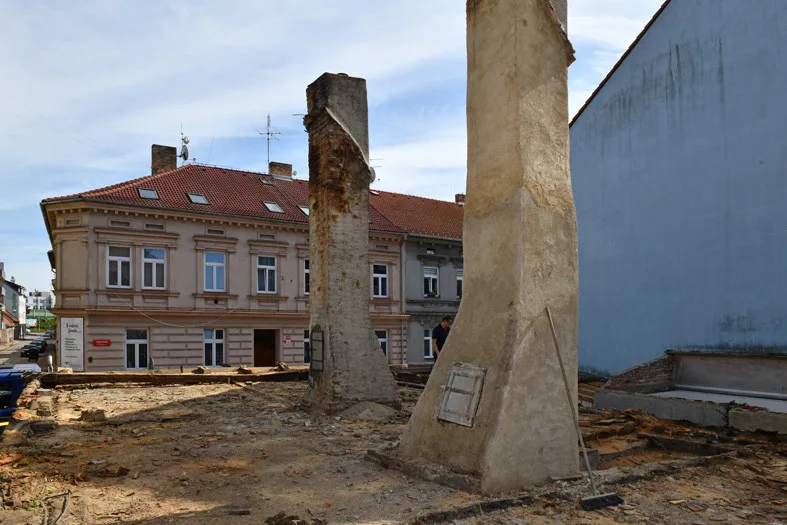 České Budějovice objektivem Milana Bindera a perem Martina Maršíka: Můžu rozbít okno?