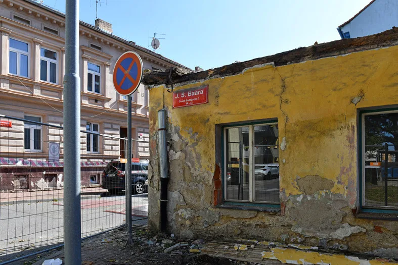 České Budějovice objektivem Milana Bindera a perem Martina Maršíka: Můžu rozbít okno?