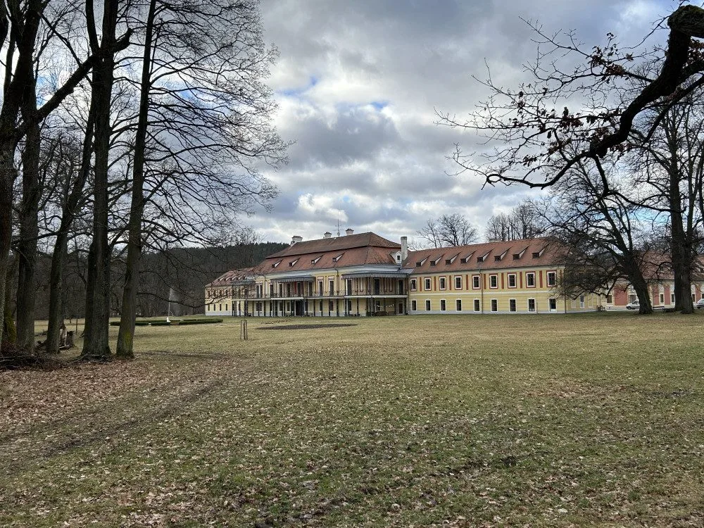 Psychiatrická léčebna Červený Dvůr.