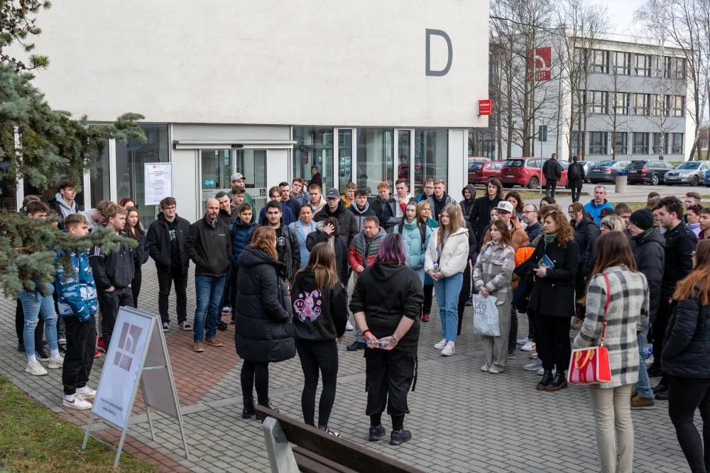 Lepší na vlastní oči než jen online, říkají maturanti. Na VŠTE zamíří i ve středu
