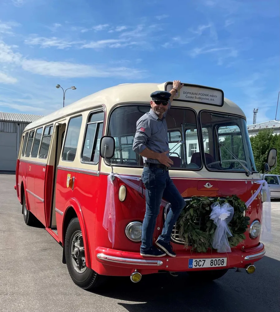 Moje práce je vypravovat autobusy, které se bezpečně vrátí, říká Miloslav Madarasz