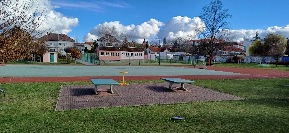 Město veřejnosti zdarma zpřístupní některá hřiště u základních škol