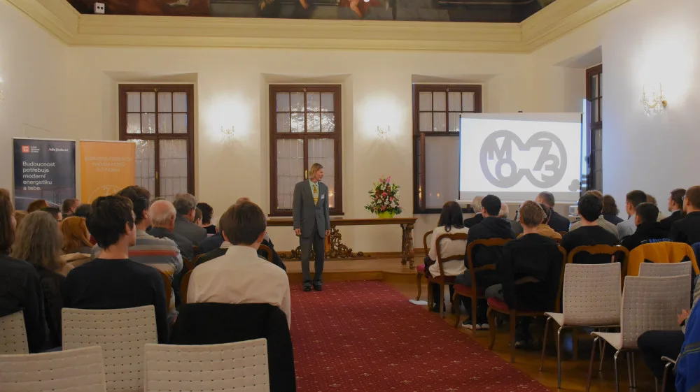 Jírovcovka hostila republikové finále Matematické olympiády