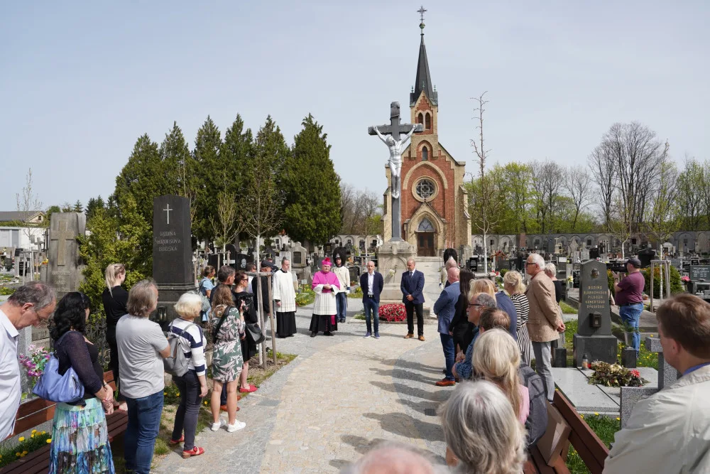 Český Krumlov po dvouletých opravách otevřel hřbitov
