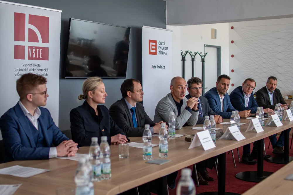 Jihočeské vysoké školy budou spolupracovat při rozvoji energetiky v jižních Čechách