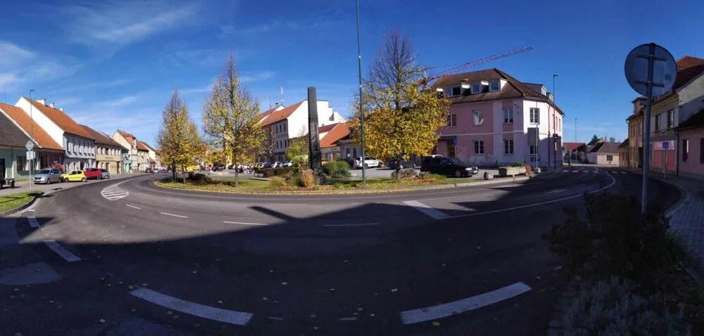 Práce na průtahu Lomnicí nad Lužnicí od pondělí omezí dopravu