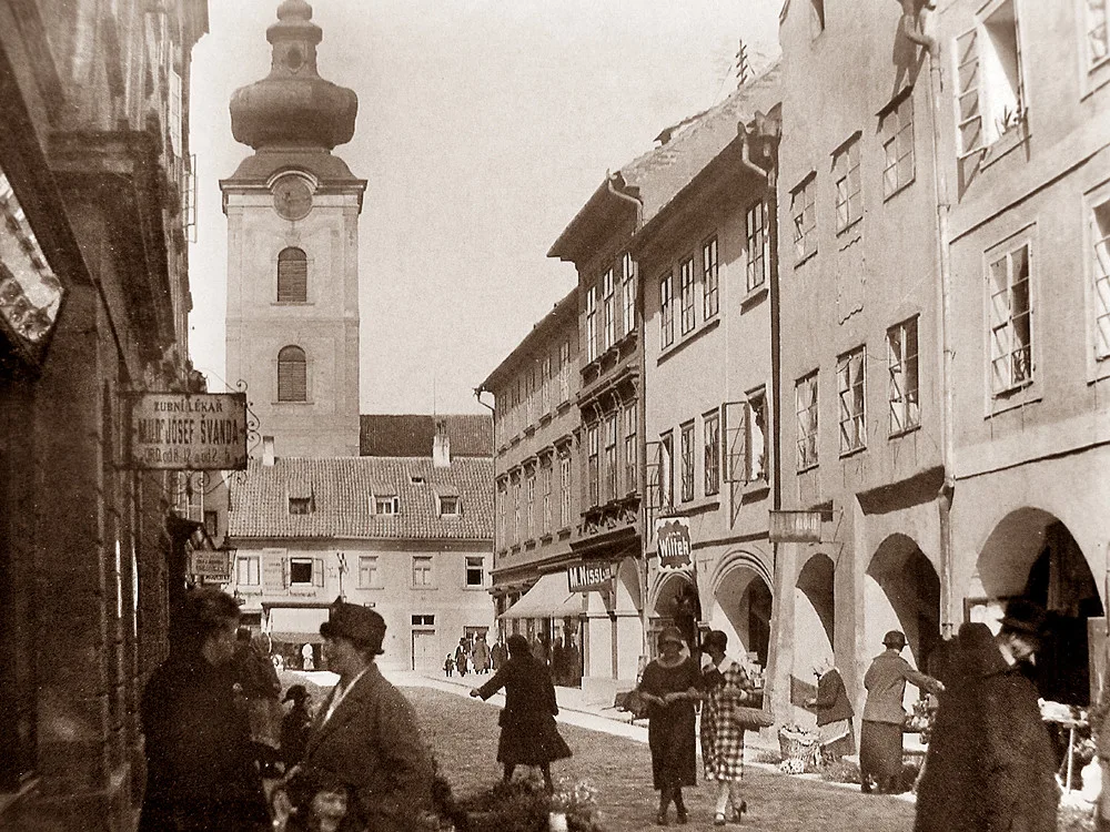 DRBNA HISTORIČKA: Piaristická ulice byla jeden čas plná i hub